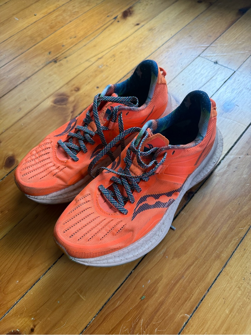Saucony Women's Tempus Running Shoes, Orange 9.5 Cross Country Trail Hiking